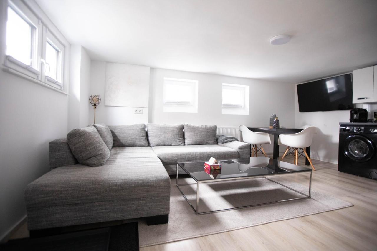 80Qm - 4 Rooms - Private Parking - Keller-Basement - Mallibase Apartments Hannover Kültér fotó