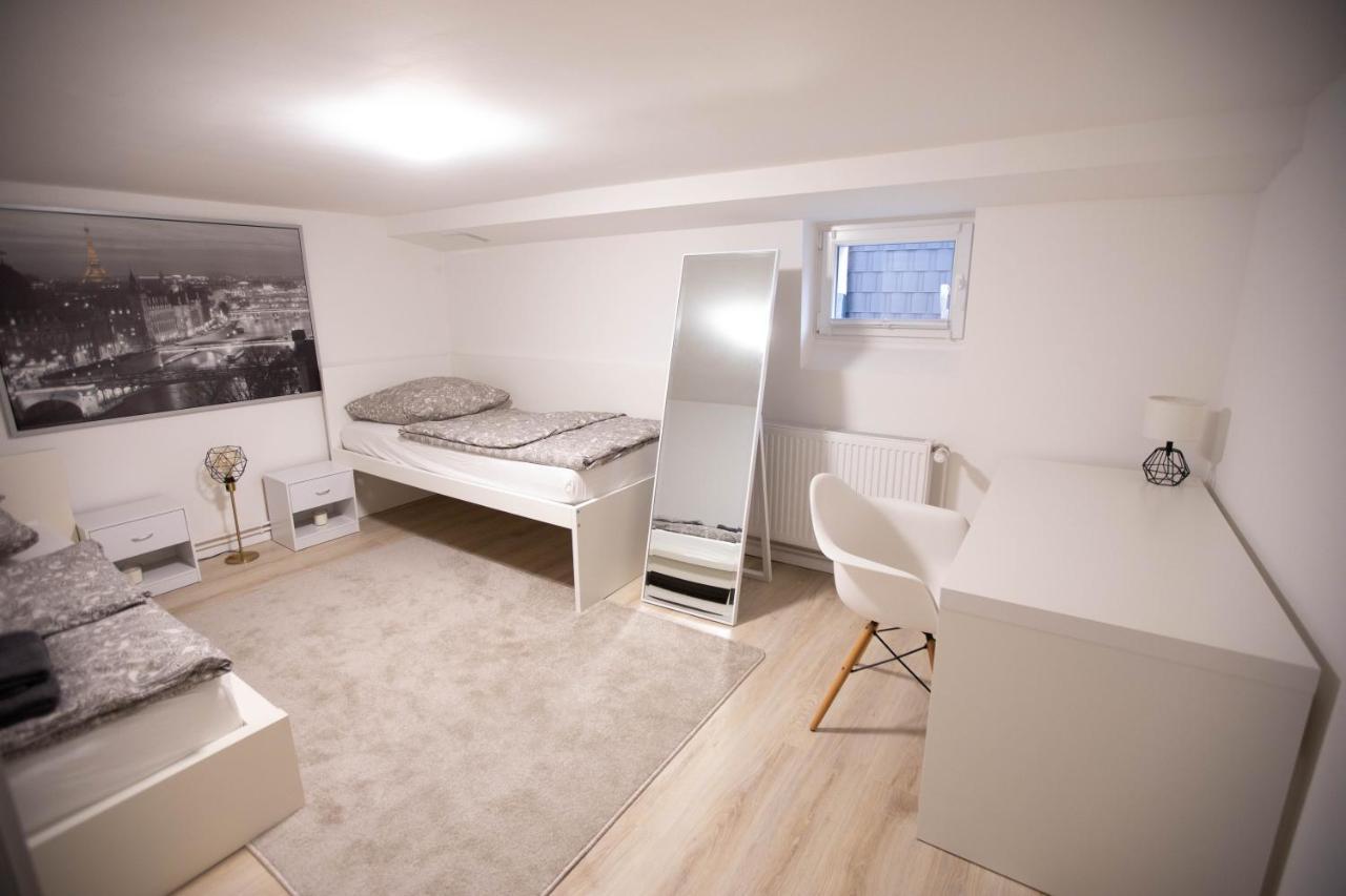 80Qm - 4 Rooms - Private Parking - Keller-Basement - Mallibase Apartments Hannover Kültér fotó