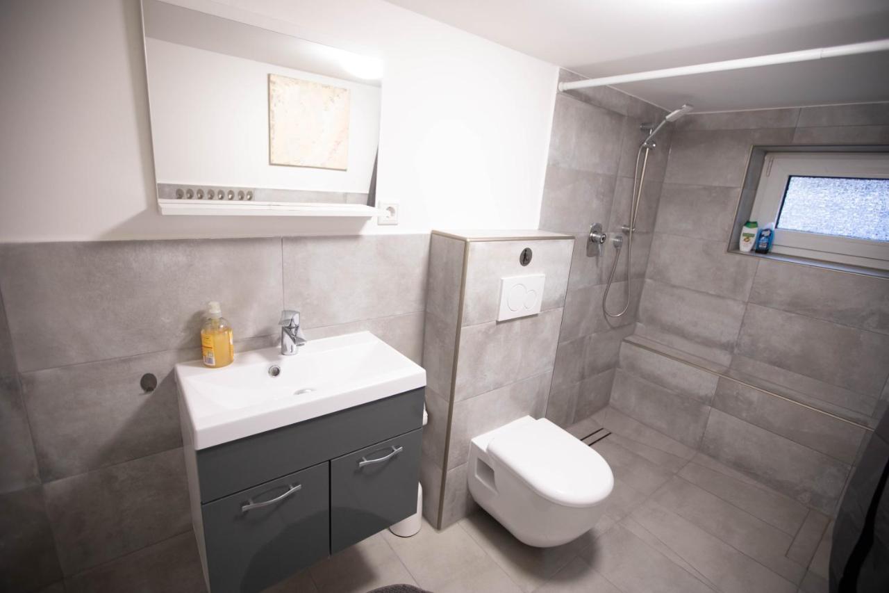 80Qm - 4 Rooms - Private Parking - Keller-Basement - Mallibase Apartments Hannover Kültér fotó