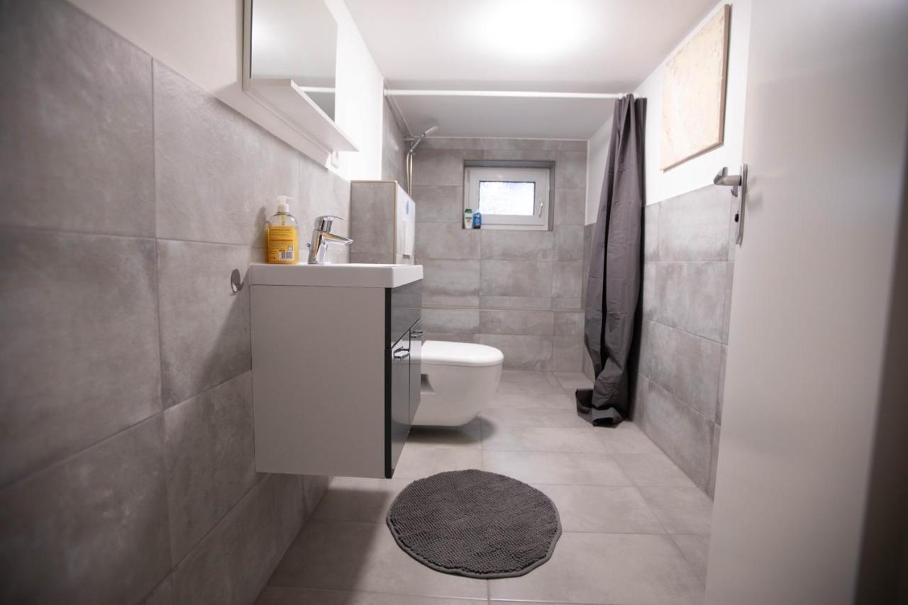 80Qm - 4 Rooms - Private Parking - Keller-Basement - Mallibase Apartments Hannover Kültér fotó