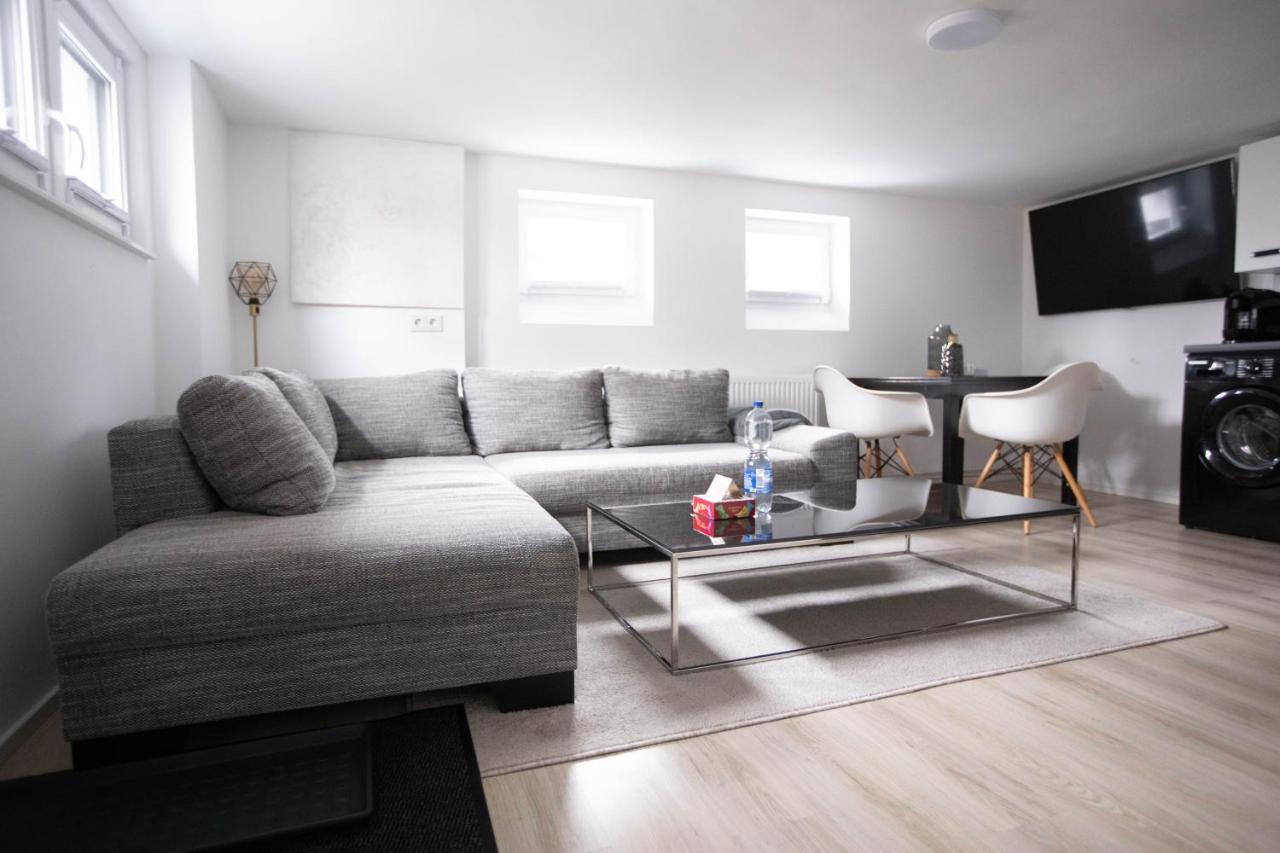 80Qm - 4 Rooms - Private Parking - Keller-Basement - Mallibase Apartments Hannover Kültér fotó